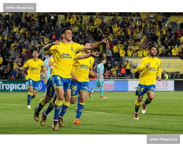 意甲新赛季争冠格局生变豪门引援与战术全面解析焦点趋势深度前瞻 意甲新赛季争冠格局生变豪门引援与战术全面解析焦点趋势深度前瞻